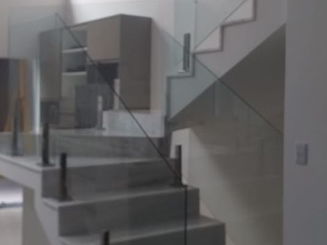 Corrimão de Vidro para Escada na Cidade Monções